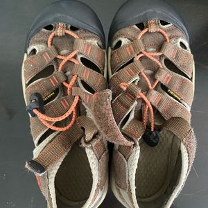 Boys KEEN size 3